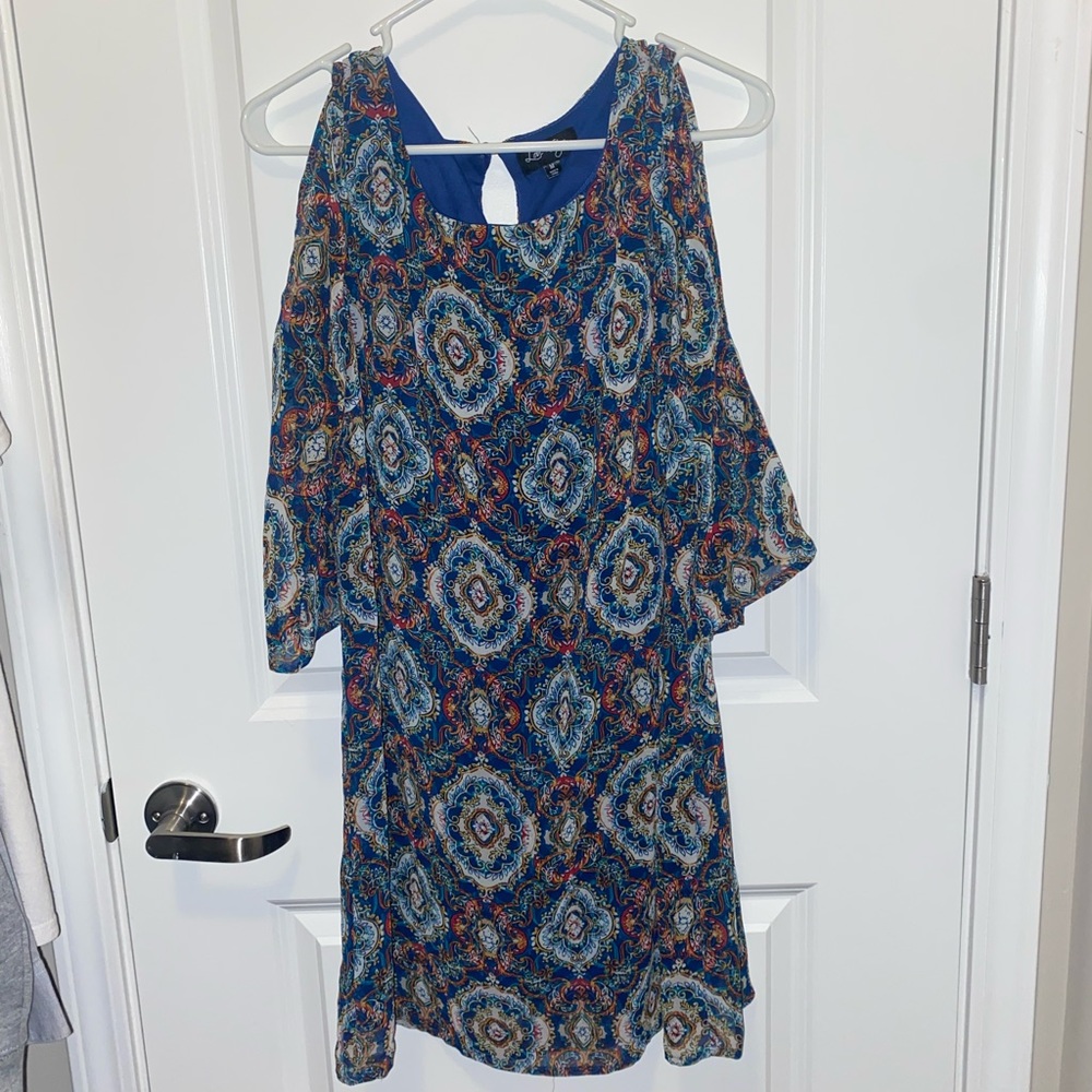 Love region dress